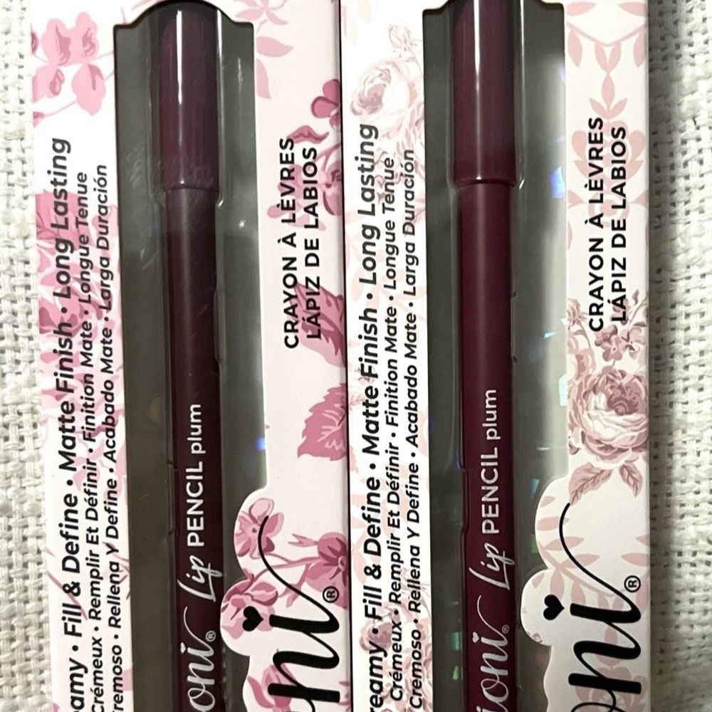 Ioni ultra Matte finish gel Lip Pencil - Plum. Set of 2.